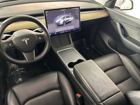 Used 2022 Tesla Model Y Long Range AWD/4WD image 22