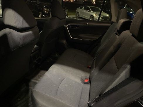 Used 2022 Toyota RAV4 LE image 11
