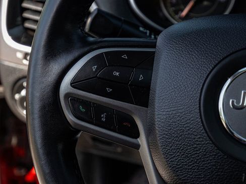 Used 2019 Jeep Cherokee Overland w/ Technology Group AWD/4WD image 22