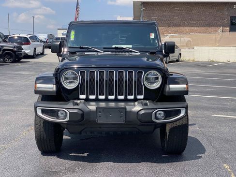 Used 2021 Jeep Wrangler Unlimited Sahara AWD/4WD image 9