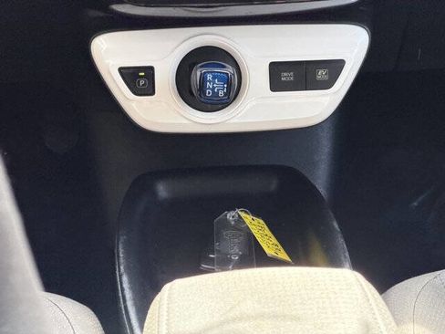 Used 2017 Toyota Prius Two image 16