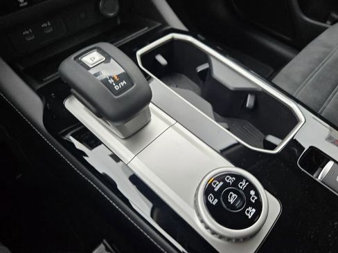 New 2025 Mitsubishi Outlander SE image 12