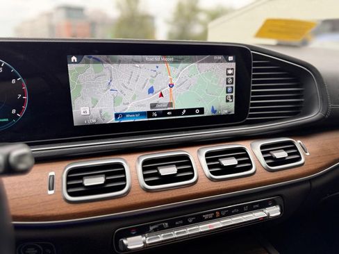 Used 2023 Mercedes-Benz GLS 580 4MATIC image 15