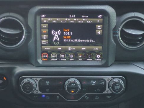 Used 2022 Jeep Wrangler Unlimited Rubicon 4xe w/ Safety Group AWD/4WD image 27