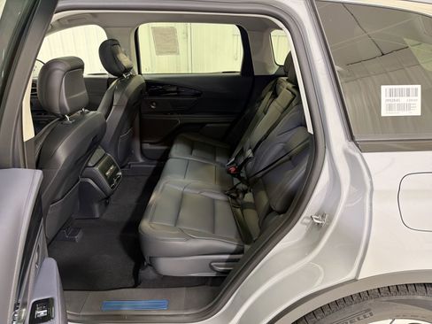 New 2026 Lincoln Nautilus Premier image 25