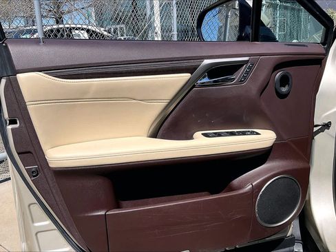 Used 2019 Lexus RX 350 FWD w/ Luxury Package image 18