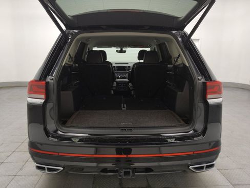 Used 2021 Volkswagen Atlas SE w/ Towing Package FWD image 29
