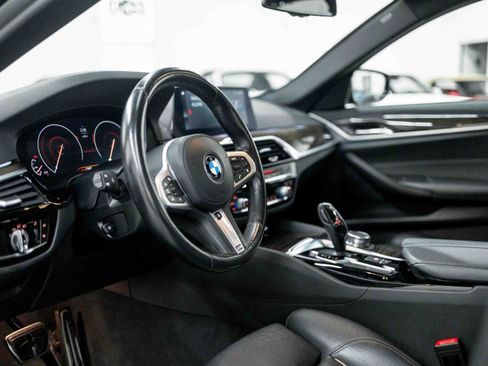 Used 2019 BMW 540i w/ M Sport Package RWD image 2