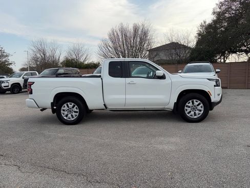 Used 2024 Nissan Frontier SV w/ SV Convenience Package image 4
