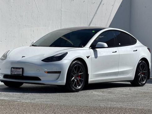 Used 2023 Tesla Model 3 Standard Range RWD image 7