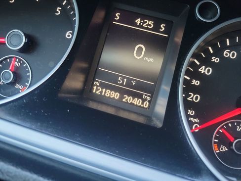 Used 2013 Volkswagen CC Sport image 31