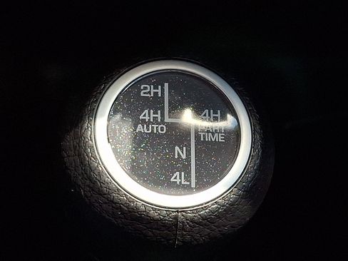 Used 2025 Jeep Wrangler Unlimited Sahara AWD/4WD image 26