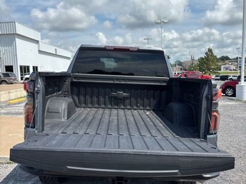 Used 2021 Chevrolet Silverado 1500 Custom Trail Boss w/ LPO, Dark Essentials Package AWD/4WD image 12