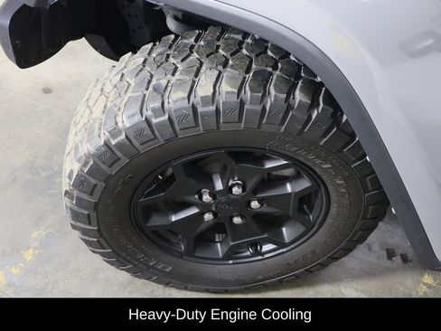 Used 2022 Jeep Gladiator Willys image 42