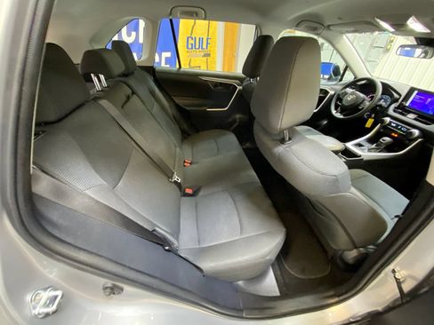 Used 2025 Toyota RAV4 LE AWD/4WD image 27