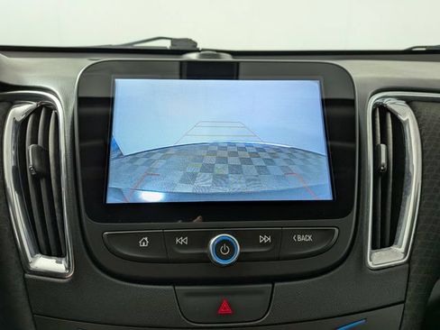 Used 2018 Chevrolet Malibu LT FWD image 5