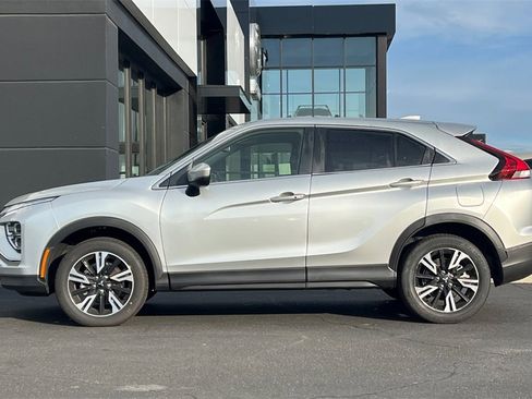 Used 2025 Mitsubishi Eclipse Cross Black Edition image 9