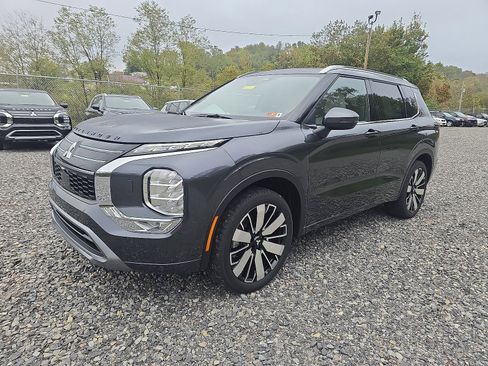 New 2025 Mitsubishi Outlander SEL image 9