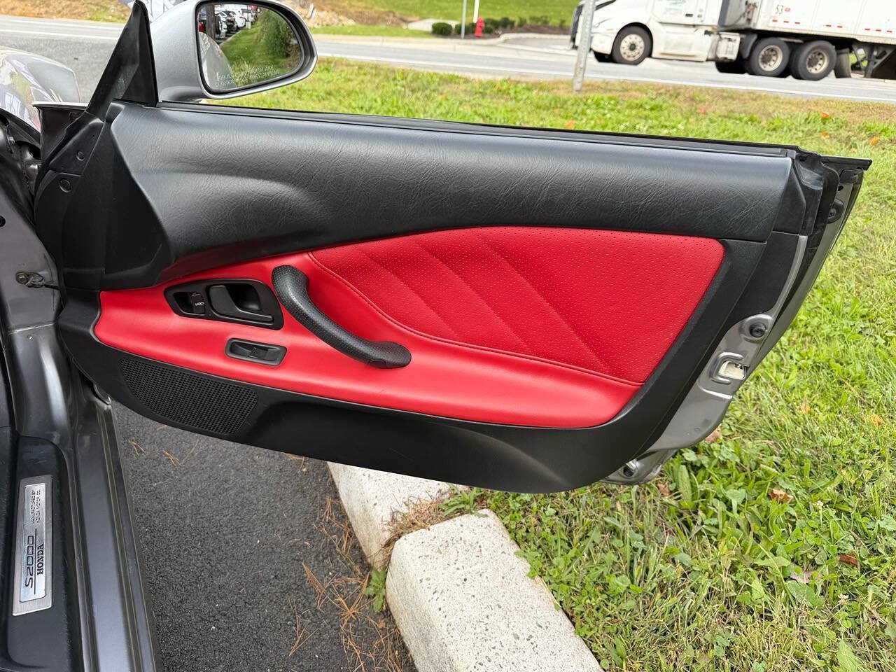 Used 2001 Honda S2000 image 22