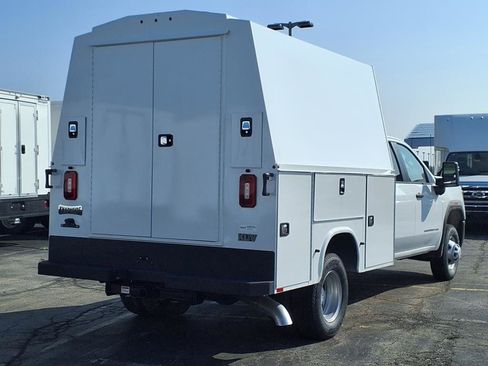 New 2025 GMC Sierra 3500 Pro w/ Convenience Package image 7