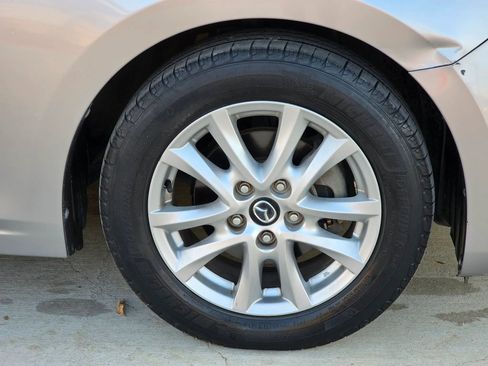 Used 2015 MAZDA MAZDA3 i Grand Touring image 32