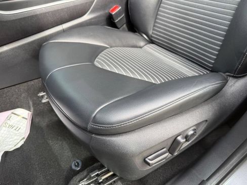 Used 2024 Toyota Highlander XSE AWD/4WD image 17