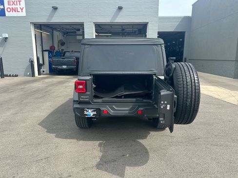 Used 2021 Jeep Wrangler Unlimited Sahara w/ Cold Weather Group AWD/4WD image 25