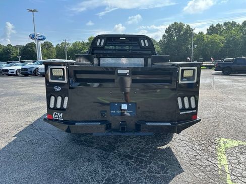 Used 2022 GMC Sierra 3500 SLT w/ SLT Preferred Package AWD/4WD image 4