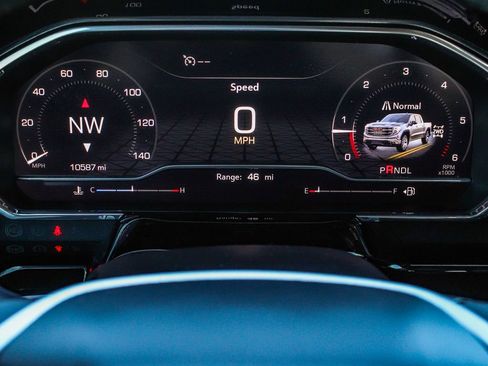 Used 2025 GMC Sierra 1500 Elevation AWD/4WD image 16