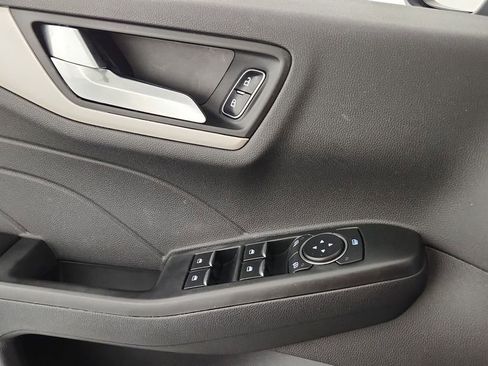 Used 2022 Ford Escape SEL image 15