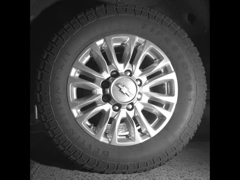 Used 2021 Chevrolet Silverado 2500 High Country w/ Z71 Off-Road Package image 13