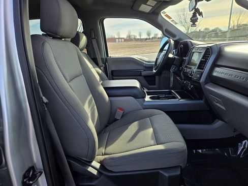 Used 2019 Ford F350 XLT w/ XLT Premium Package image 6