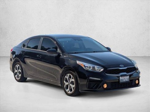 Used 2020 Kia Forte LXS FWD image 3
