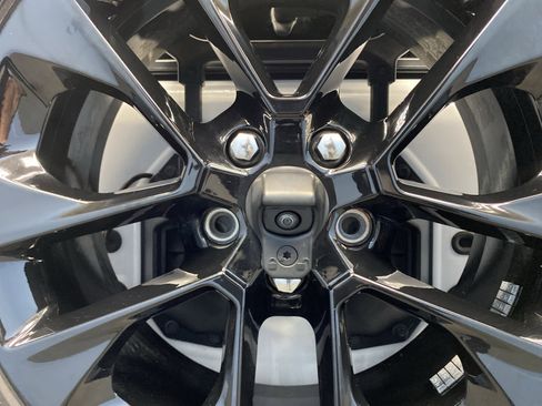 Used 2024 Jeep Wrangler Sahara image 25