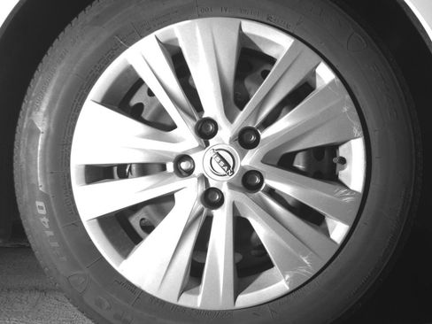 Used 2025 Nissan Sentra S image 13