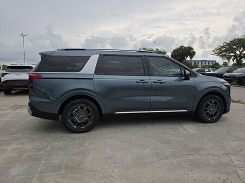 New 2027 Kia Carnival SX FWD image 9