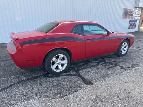 Used 2013 Dodge Challenger SXT image 4