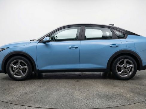 Used 2025 Kia K4 LXS image 5