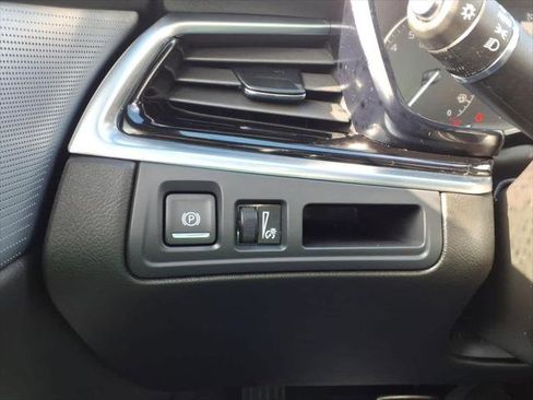 Used 2024 Cadillac XT6 Sport w/ LPO, Floor Liner Package AWD/4WD image 19