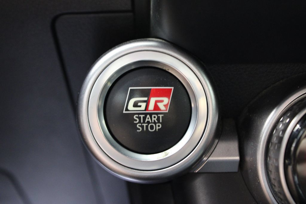 Used 2023 Toyota GR86 RWD image 12