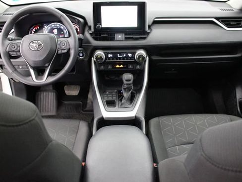 Used 2023 Toyota RAV4 XLE w/ Convenience Package image 11