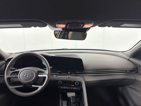 Used 2023 Hyundai Elantra SEL w/ Convenience Package image 19