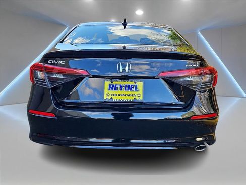 Used 2023 Honda Civic Sport image 6