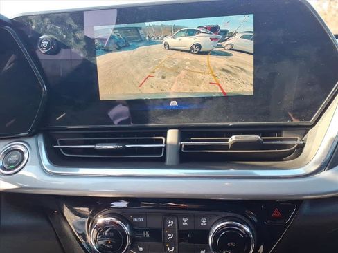 Used 2024 Chevrolet Trax LT w/ Driver Confidence Package image 21