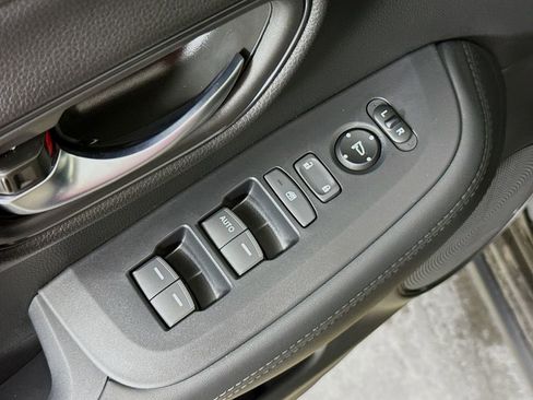 New 2026 Honda HR-V LX image 18