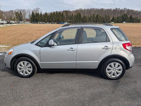 Used 2011 Suzuki SX4 AWD Hatchback image 9
