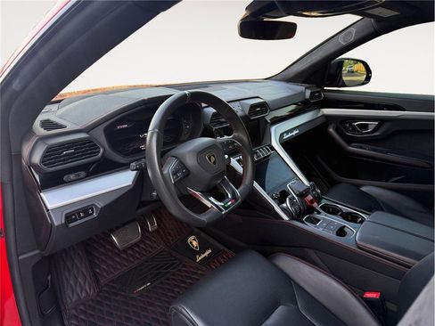 Used 2019 Lamborghini Urus AWD/4WD image 10
