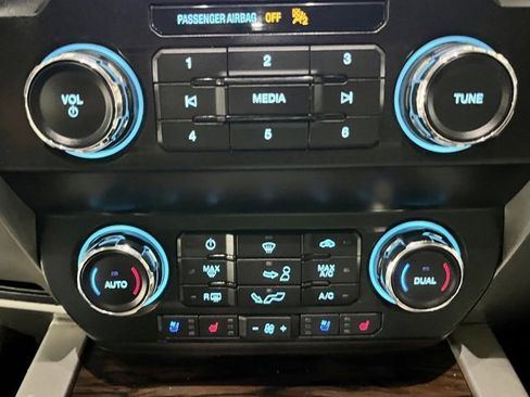 Used 2020 Ford F150 Lariat image 22