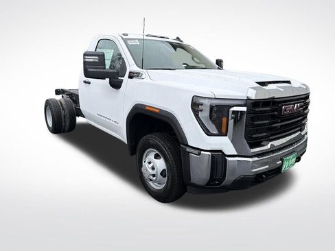 New 2026 GMC Sierra 3500 Pro w/ Convenience Package image 7