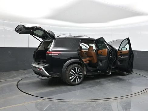 Used 2025 Nissan Pathfinder Platinum FWD image 69